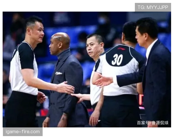 详细说明篮球卡位犯规规则中合法对抗与非法动作的判定界限
